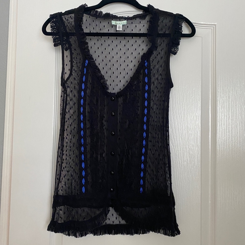 Kimchi & Blue lace top in size Medium